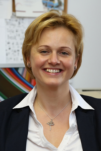Dr. Tünde Éva Polonyi