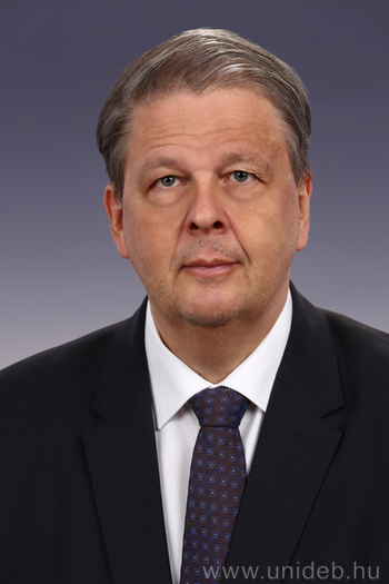 Prof. Dr. Zoltán Szekanecz