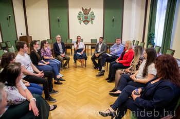 20220510 Beszélgetés a DE ÁJK Környezetjogi és Munkajogi Tanszékének, valamint a Debreceni Akadémiai Bizottság Jogi és Közgazdaságtudományi Bizottságának szervezésében.
