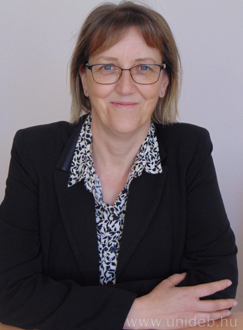 Dr. Válint Andrea