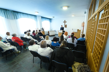 20260113 Élő, adventi kalendárium ablakai, eredményhirdetés, művészi alkotások, KK, DE, BS