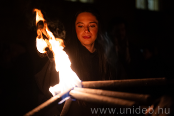 20260218 ÁJK végzősök fáklyás felvonulása