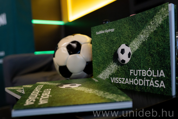 20260225 Futbólia visszahódítása könyvbemutató