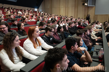 20260303 Könnyű zenész életutak, Hrutka Róbert, DE, MP