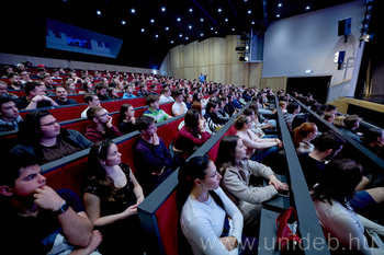 20260311 Könnyű(?)zenész Életutak-Farkasházi Réka DE,DI