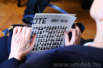 ÁOK díszoklevél-átadó ünnepség