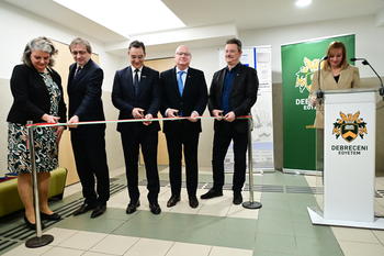 20260325 Pszichológiai Intézet megújult épületének átadó ünnepsége, Molnárné Kovács Judit, RAK, DMJV, GTIDEA, BTK, DE, BS