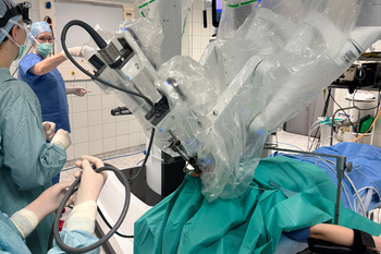 20260408 Műtét, illetve fNIRS új típusú hozzáférés az agyműködéshez, továbbképzés, Fül-Orr-Gégészeti és Fej-Nyaksebészeti Klinika, KK, DE, BS