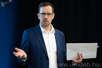 20260424 BTK angol vitaverseny döntő BTK, DE, MP