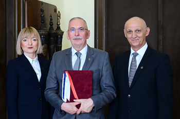 20260430 Rektornak átadott elismerő levél, orosz diplomácia, RH, DE, BS