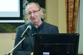 20260521 Fragmentációs jelenségek a tojáshéjtól az űrszemétig, Kun Ferenc előadása, TTK, Professzori Klub, DE, BS