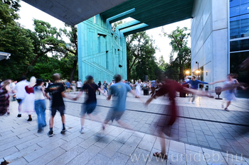 20260720 Debreceni Nyári Egyetem, nyári kurzus, nyitó est, népdal- és néptánctanulás, kulturális program, NYE, DE, BS
